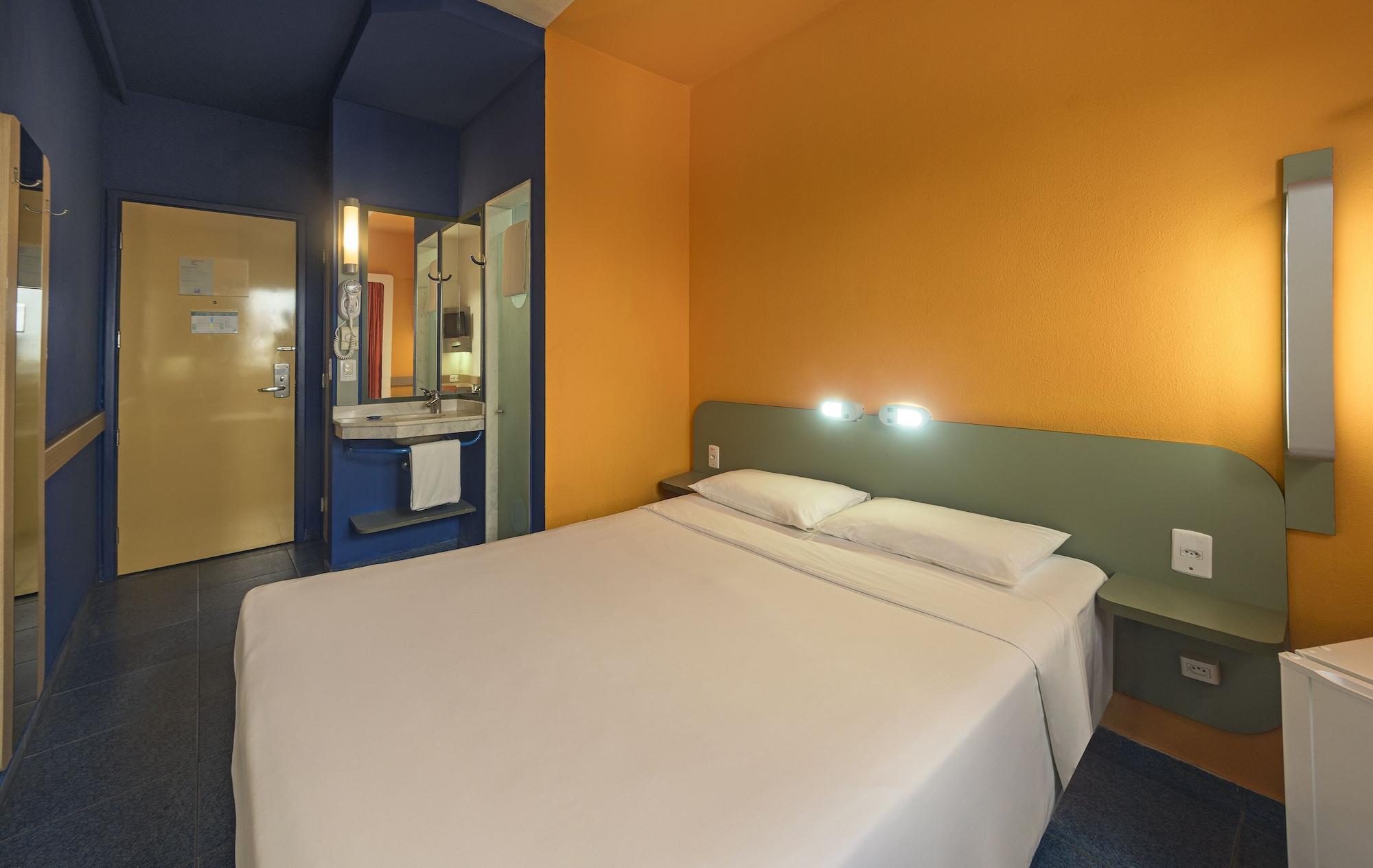 Ibis Budget Belem Bagian luar foto
